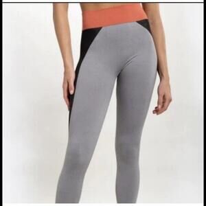 Mono B Color Block Leggings NWT Size L Retail $48